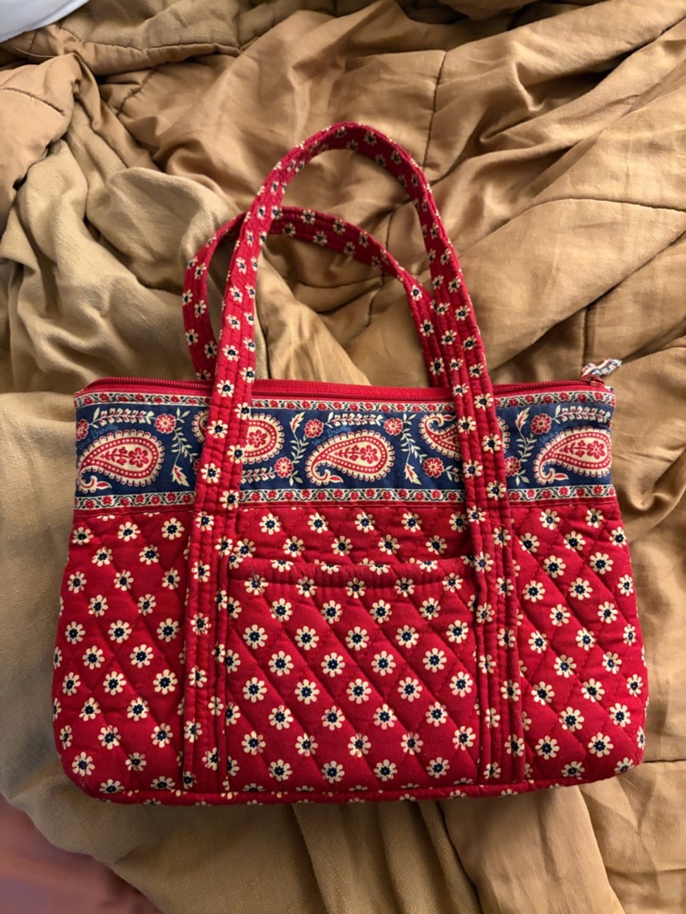 Vera Bradley Quilted Bag Americana red and blue paisley